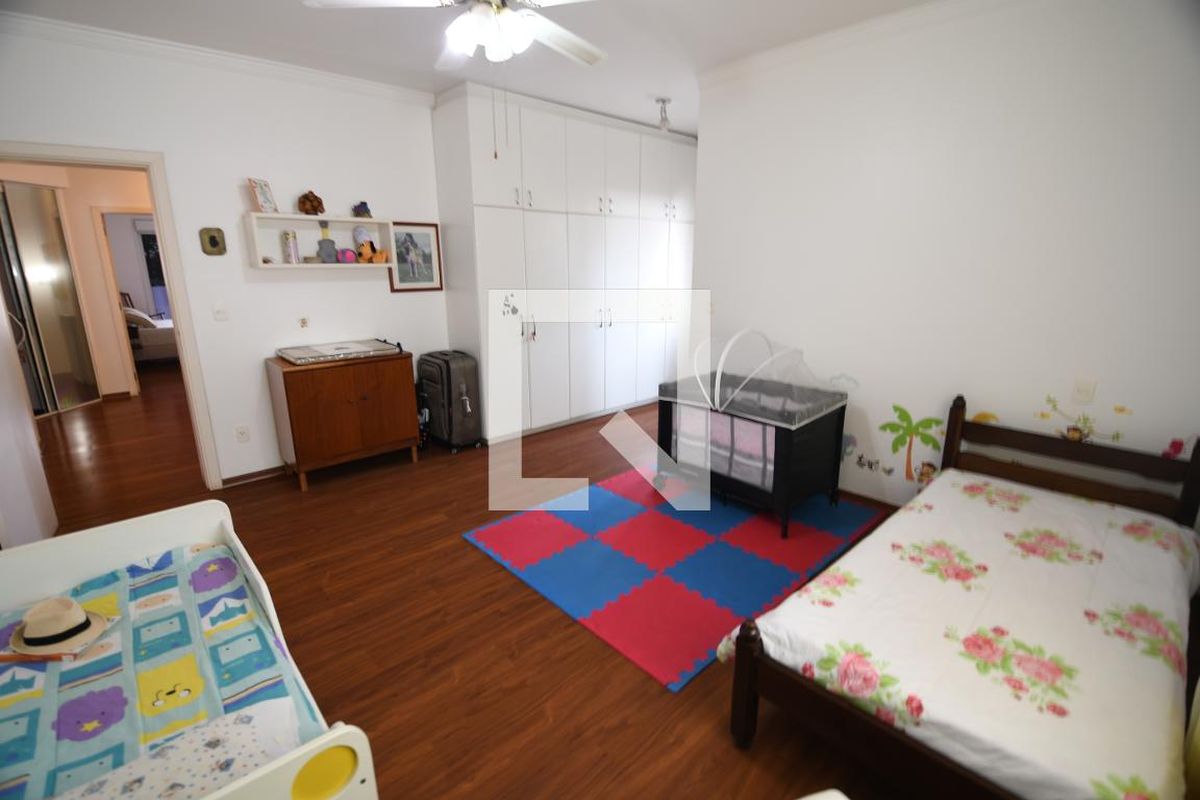 Casa à Venda - Jardim Flamboyant, 3 Quartos,  394 m2 em , Campinas - sp | SoloBR