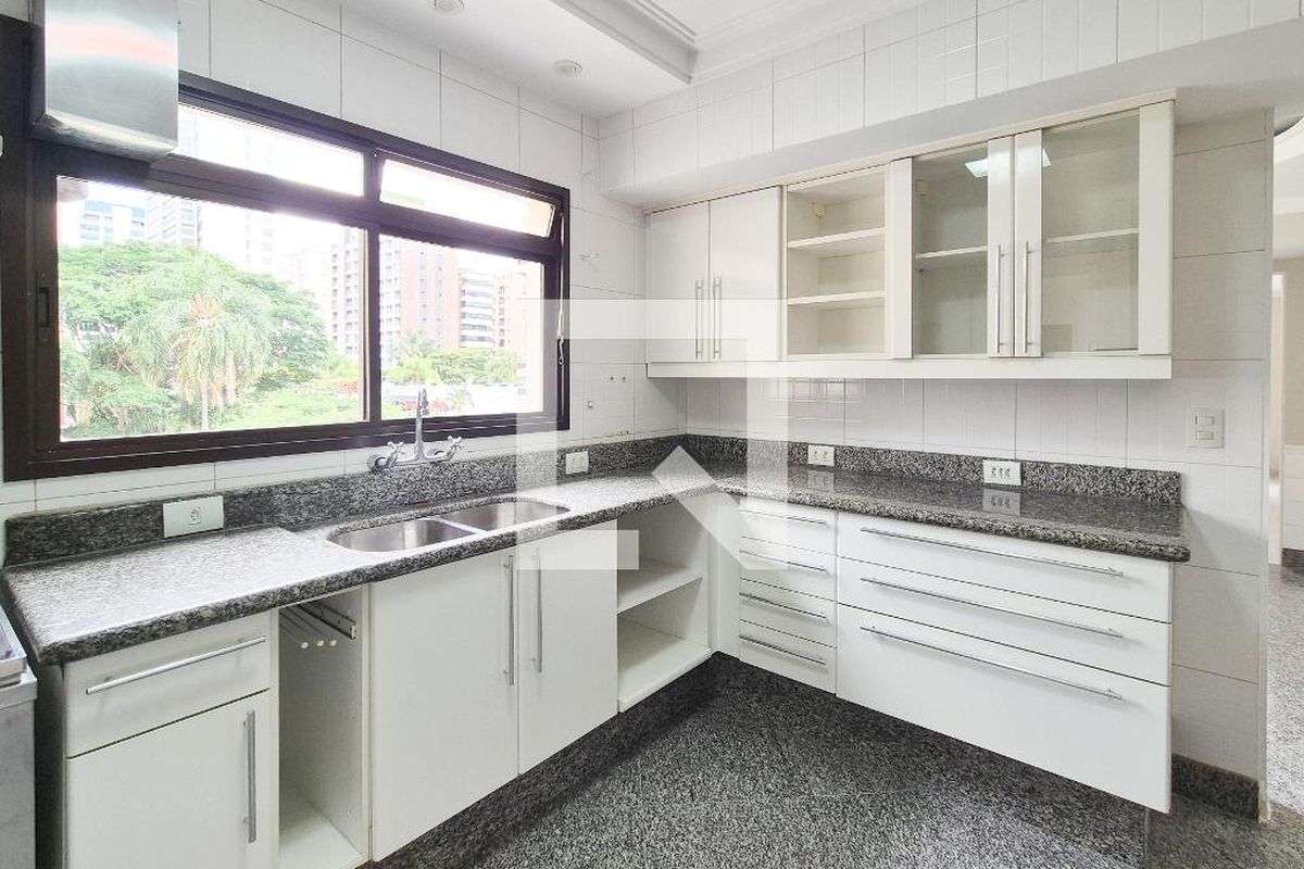Apartamento, 3 quartos, 242 m² - Foto 51