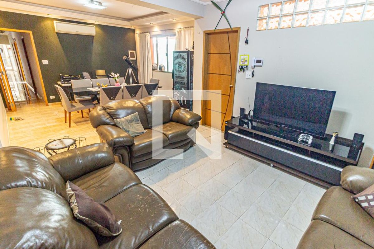 Casa, 3 quartos, 240 m² - Foto 4
