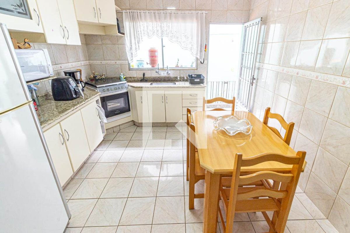 Casa, 3 quartos, 240 m² - Foto 64