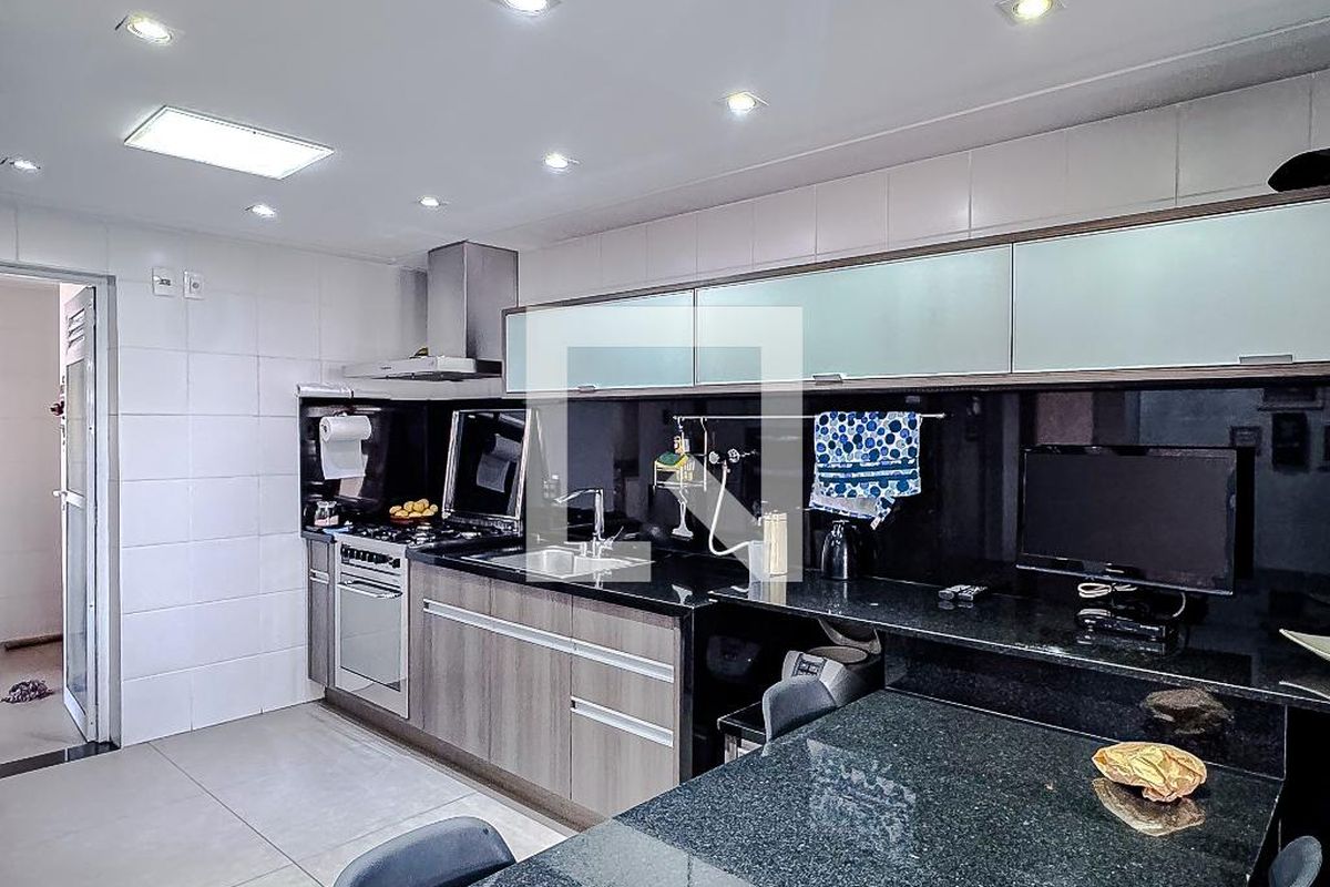 Apartamento, 3 quartos, 210 m² - Foto 46