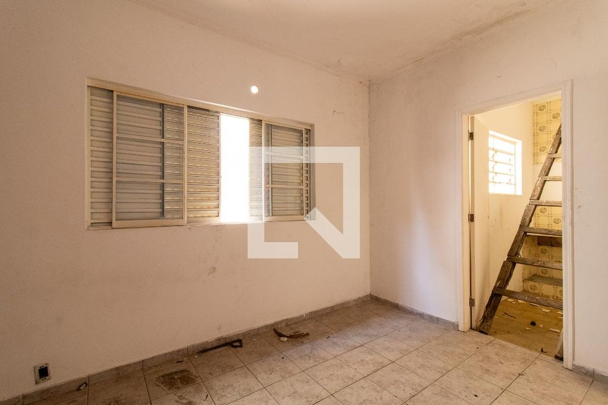 Casa à Venda - Taquaral, 2 Quartos,  240 m2 em , Campinas - sp | SoloBR