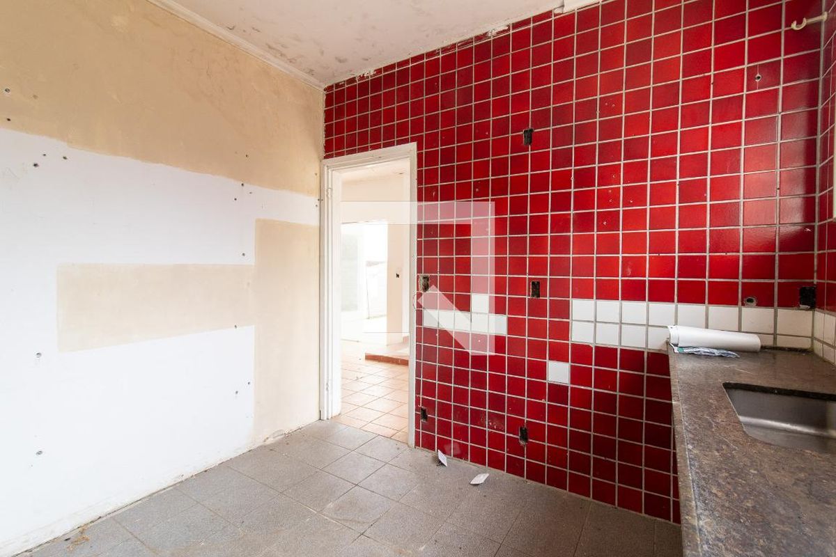 Casa à Venda - Taquaral, 2 Quartos,  240 m2 em , Campinas - sp | SoloBR