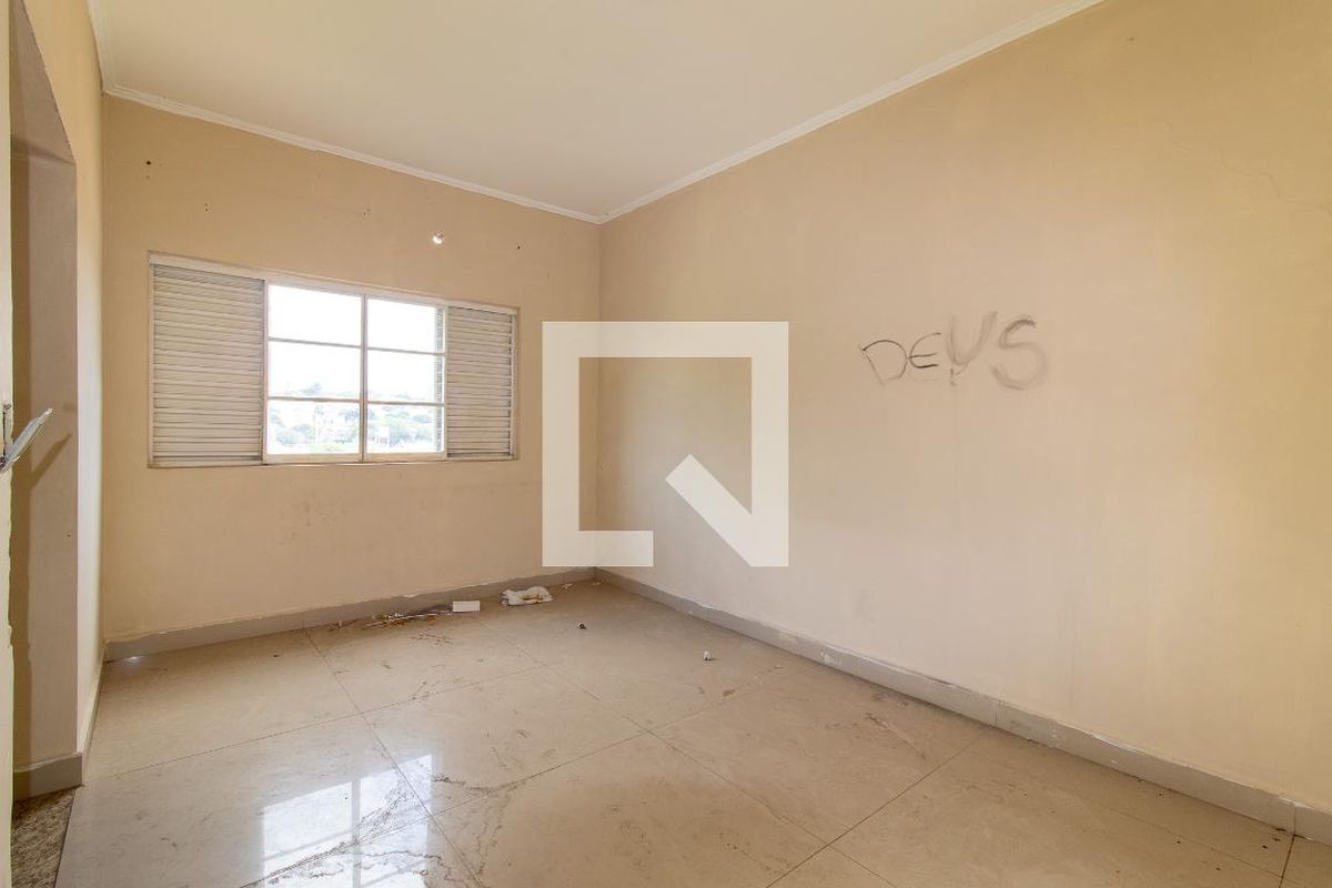 Casa à Venda - Taquaral, 2 Quartos,  240 m2 em , Campinas - sp | SoloBR