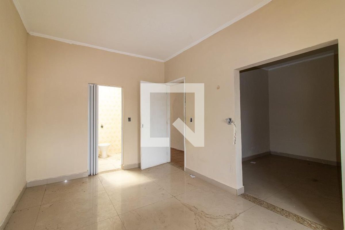 Casa à Venda - Taquaral, 2 Quartos,  240 m2 em , Campinas - sp | SoloBR