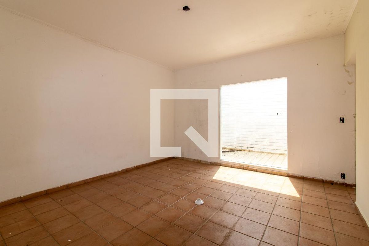 Casa à Venda - Taquaral, 2 Quartos,  240 m2 em , Campinas - sp | SoloBR