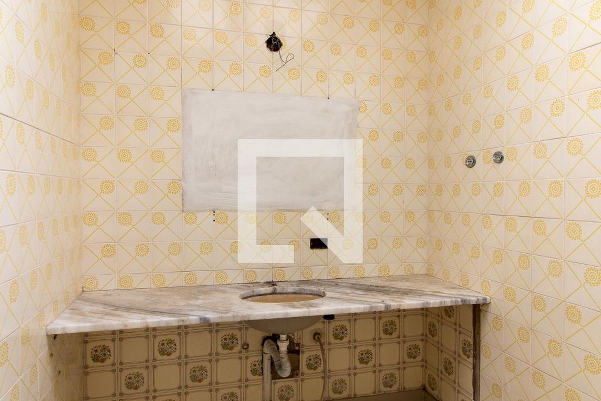 Casa à Venda - Taquaral, 2 Quartos,  240 m2 em , Campinas - sp | SoloBR