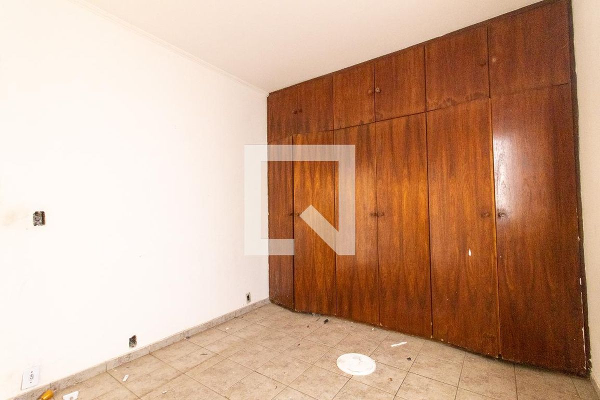 Casa à Venda - Taquaral, 2 Quartos,  240 m2 em , Campinas - sp | SoloBR