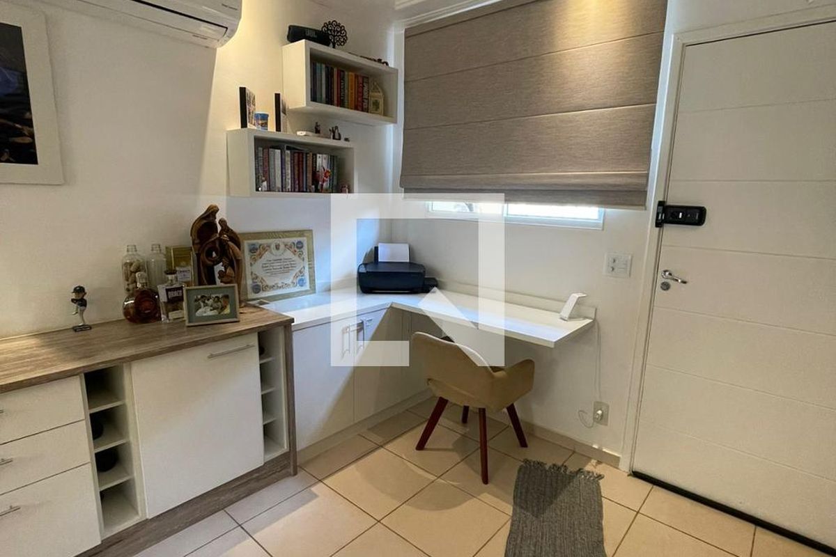 Casa à Venda - Mansões Santo Antônio, 3 Quartos,  80 m2 em , Campinas - sp | SoloBR