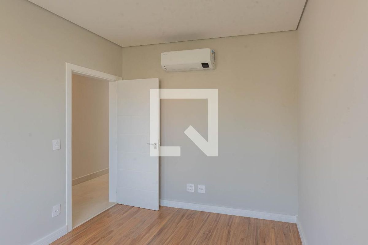 Casa à Venda - Swiss Park, 3 Quartos,  210 m2 em , Campinas - sp | SoloBR