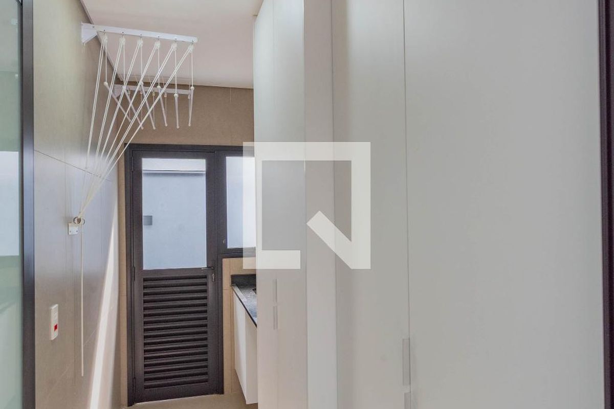 Casa à Venda - Swiss Park, 3 Quartos,  210 m2 em , Campinas - sp | SoloBR