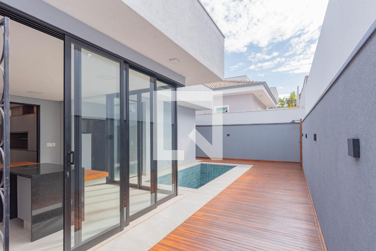Casa à Venda - Swiss Park, 3 Quartos,  210 m2 em , Campinas - sp | SoloBR