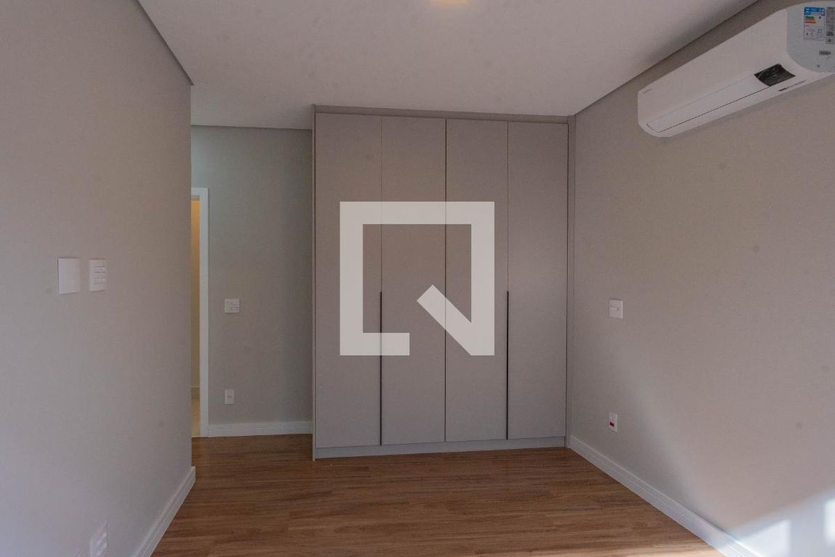 Casa à Venda - Swiss Park, 3 Quartos,  210 m2 em , Campinas - sp | SoloBR