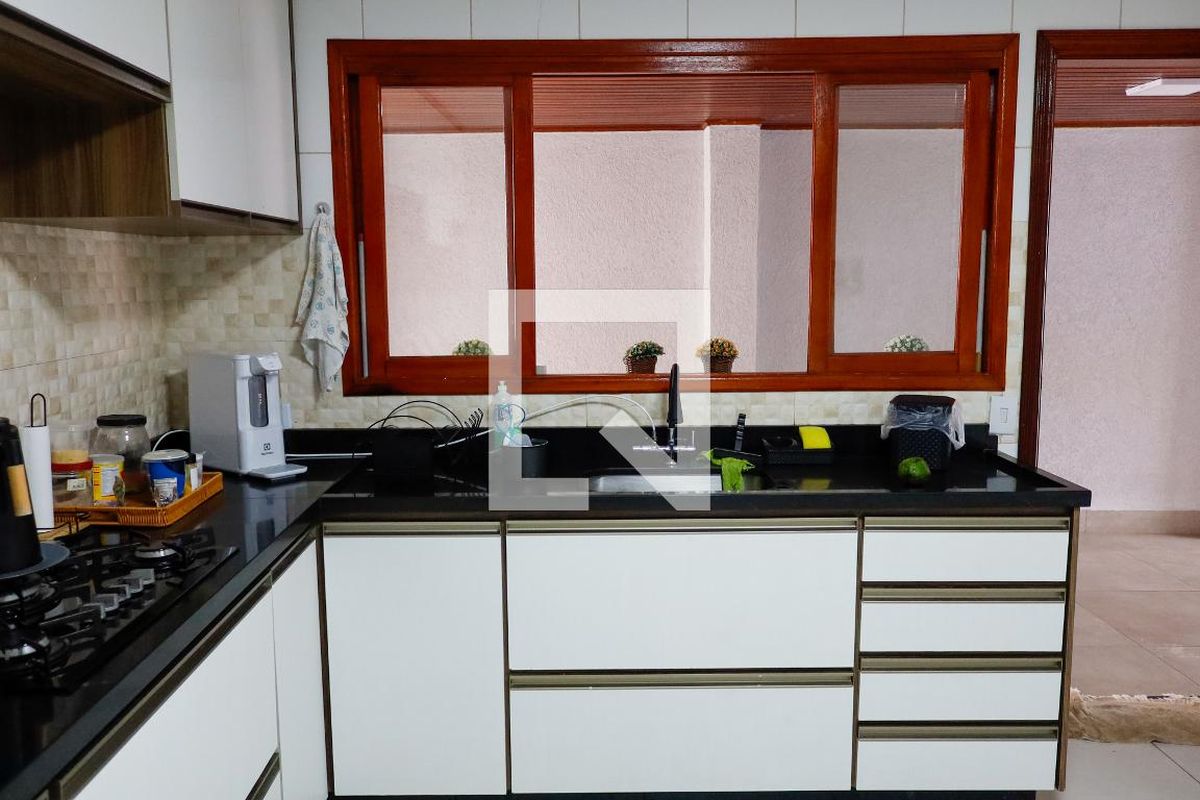 Casa, 4 quartos, 250 m² - Foto 65
