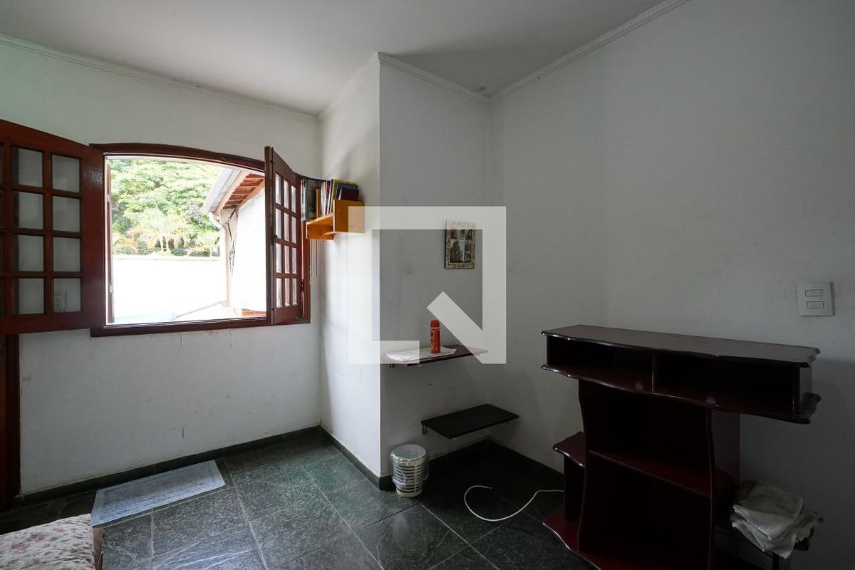 Casa, 4 quartos, 240 m² - Foto 47