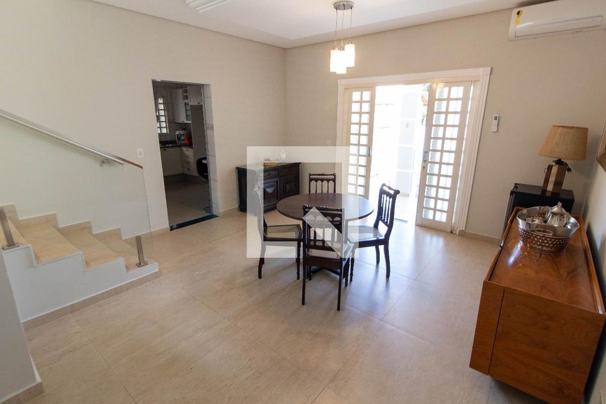 Casa à Venda - Mansões Santo Antônio, 4 Quartos,  275 m2 em , Campinas - sp | SoloBR