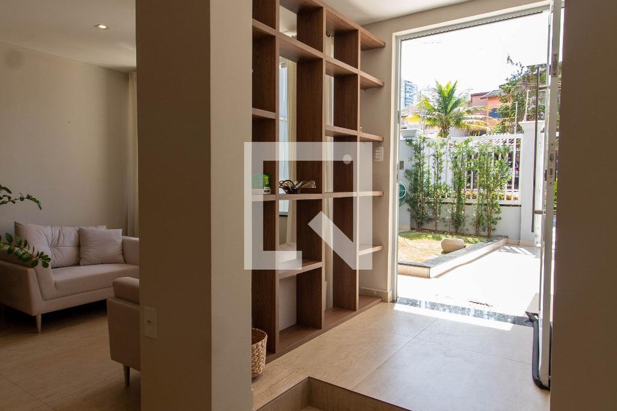 Casa à Venda - Mansões Santo Antônio, 4 Quartos,  275 m2 em , Campinas - sp | SoloBR