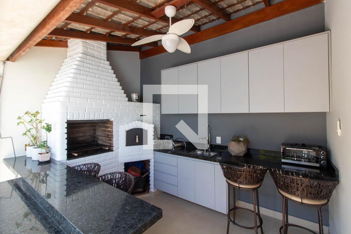 Casa à Venda - Mansões Santo Antônio, 4 Quartos,  275 m2 em , Campinas - sp | SoloBR