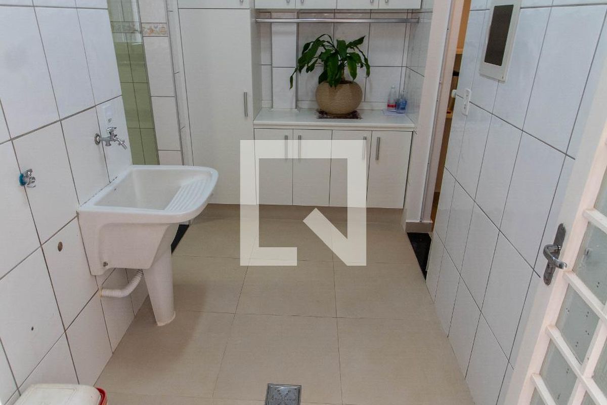 Casa à Venda - Mansões Santo Antônio, 4 Quartos,  275 m2 em , Campinas - sp | SoloBR
