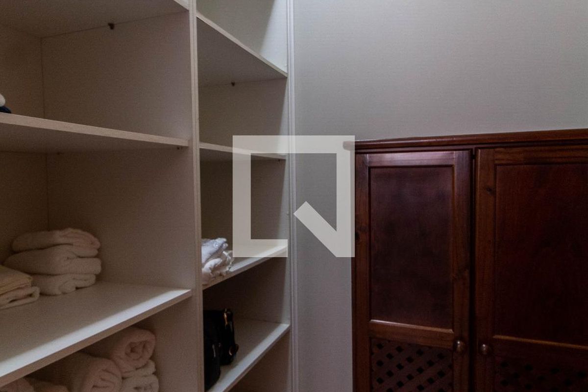 Casa à Venda - Mansões Santo Antônio, 4 Quartos,  275 m2 em , Campinas - sp | SoloBR