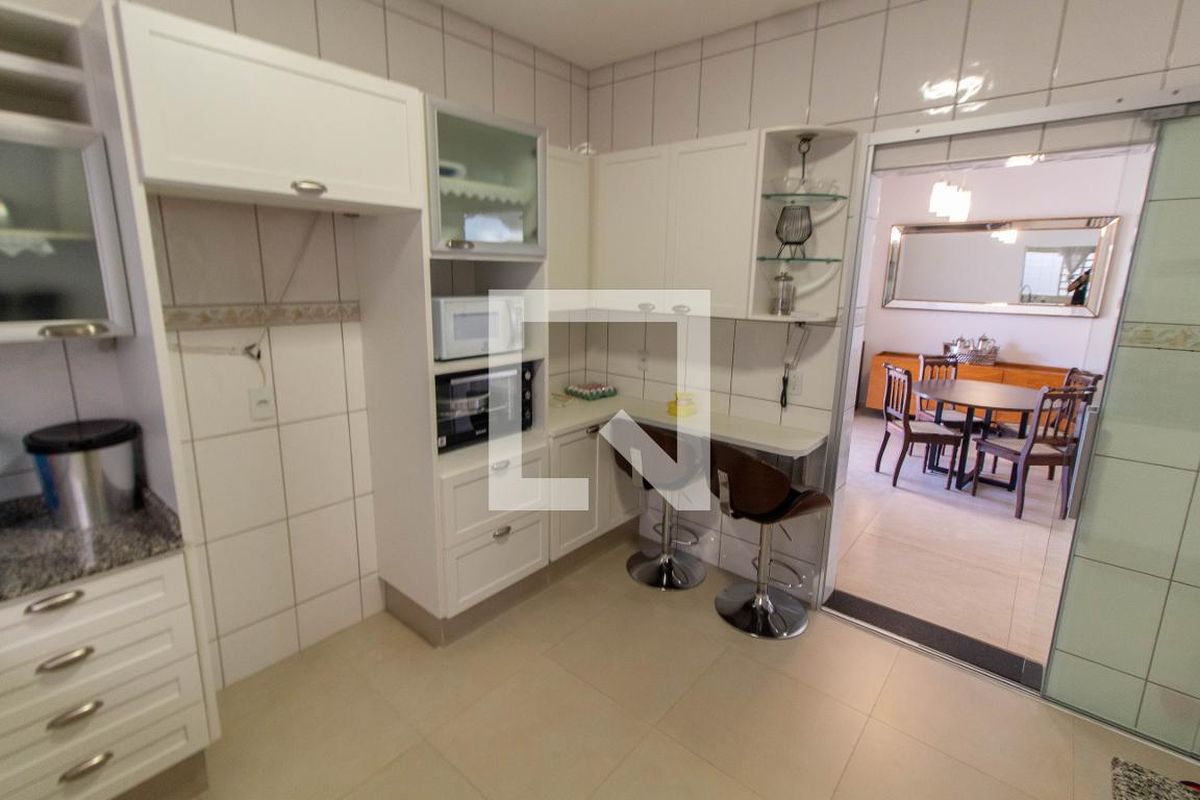 Casa à Venda - Mansões Santo Antônio, 4 Quartos,  275 m2 em , Campinas - sp | SoloBR