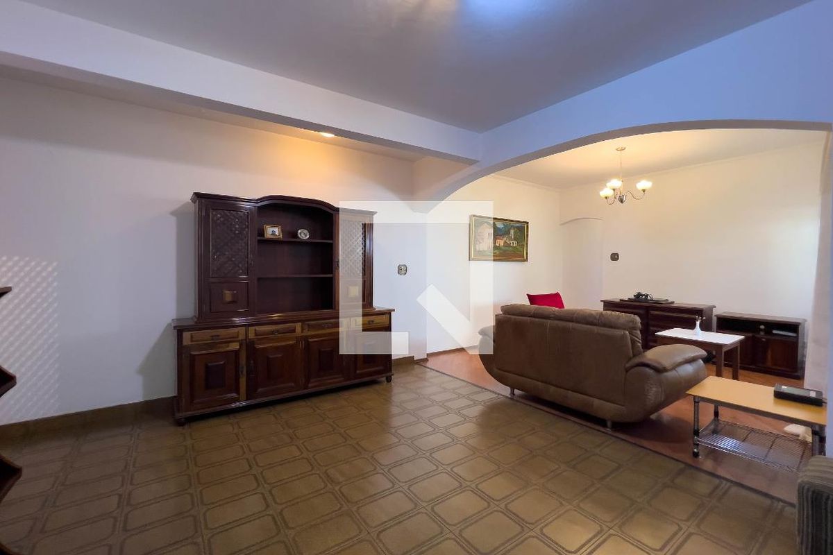 Casa, 4 quartos, 236 m² - Foto 2