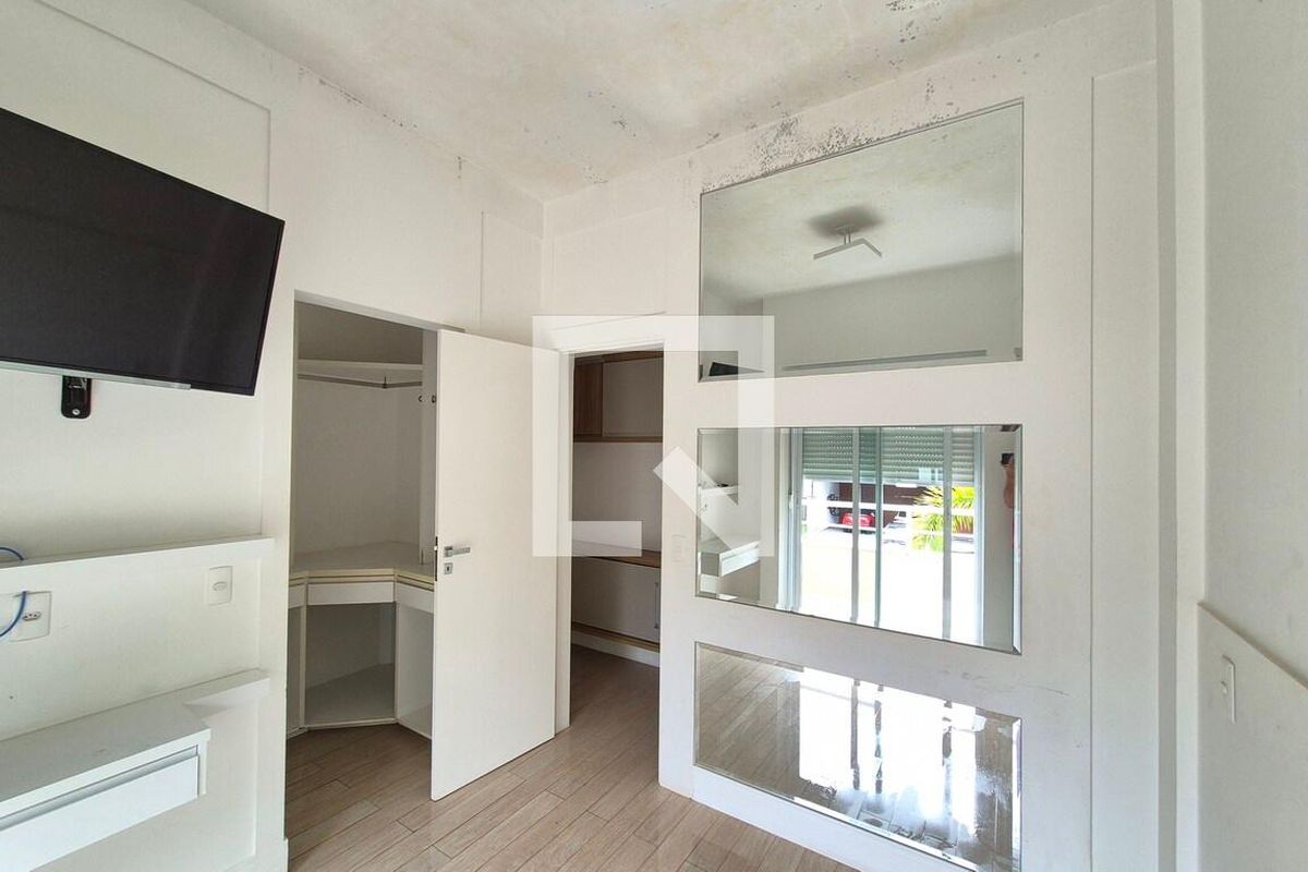 Casa à Venda - Swiss Park, 5 Quartos,  583 m2 em , Campinas - sp | SoloBR