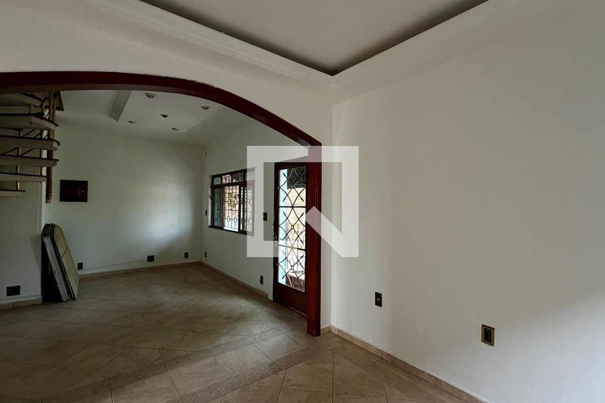 Casa, 5 quartos, 130 m² - Foto 10
