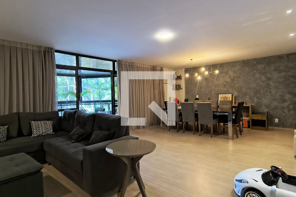 Apartamento, 3 quartos, 209 m² - Foto 2