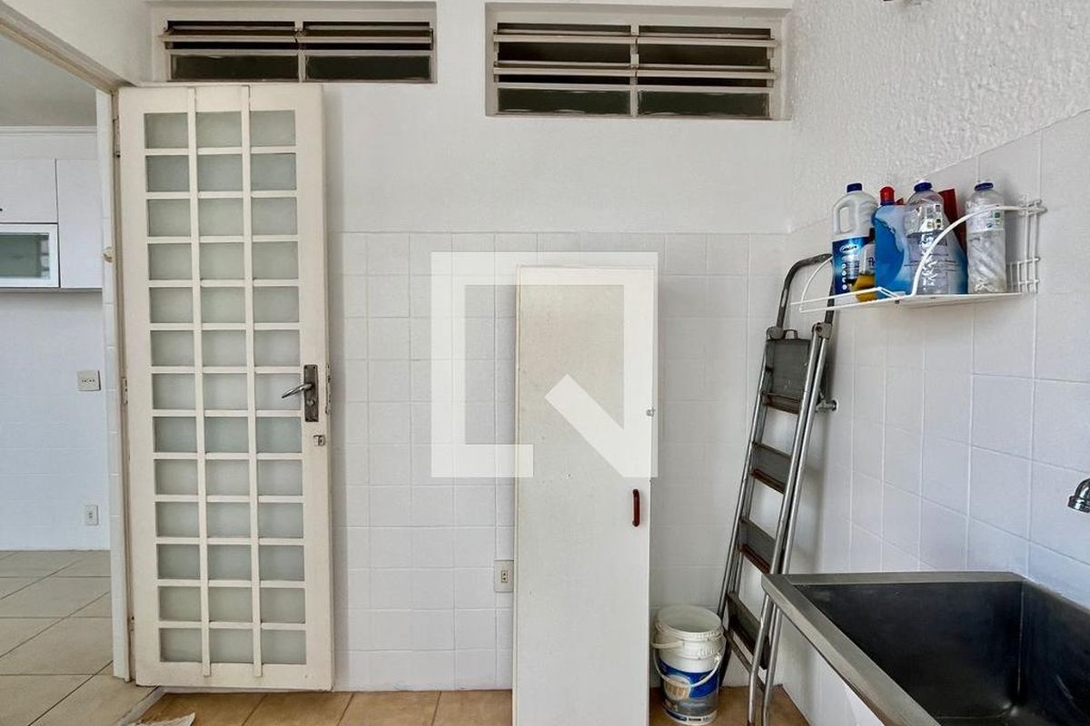 Casa à Venda - Jardim Flamboyant, 3 Quartos,  197 m2 em , Campinas - sp | SoloBR
