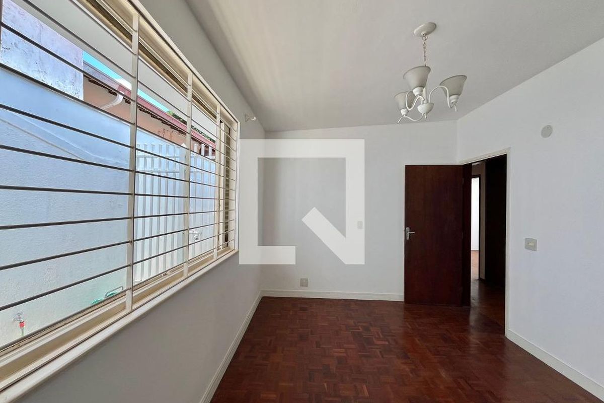 Casa à Venda - Jardim Flamboyant, 3 Quartos,  197 m2 em , Campinas - sp | SoloBR