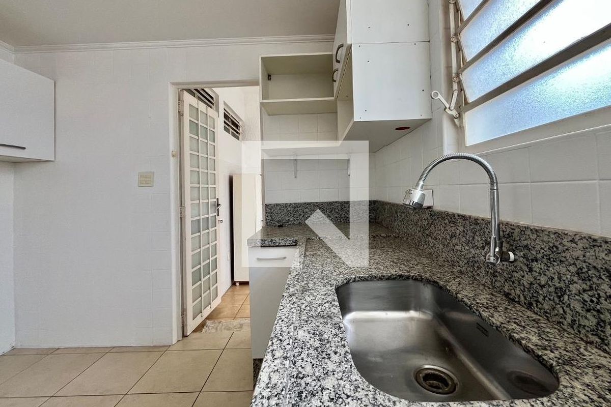 Casa à Venda - Jardim Flamboyant, 3 Quartos,  197 m2 em , Campinas - sp | SoloBR