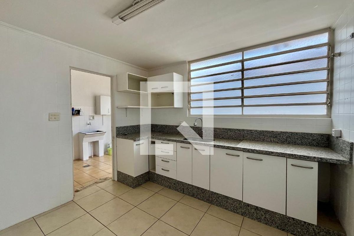 Casa à Venda - Jardim Flamboyant, 3 Quartos,  197 m2 em , Campinas - sp | SoloBR