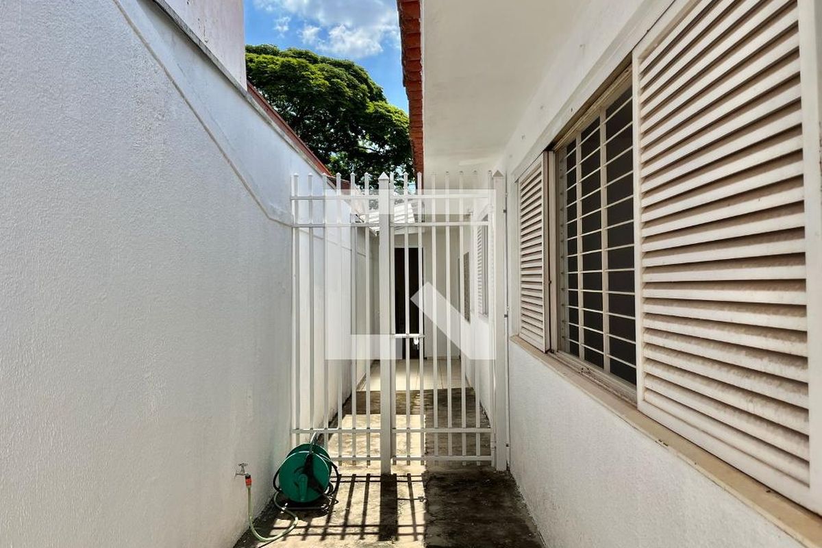 Casa à Venda - Jardim Flamboyant, 3 Quartos,  197 m2 em , Campinas - sp | SoloBR