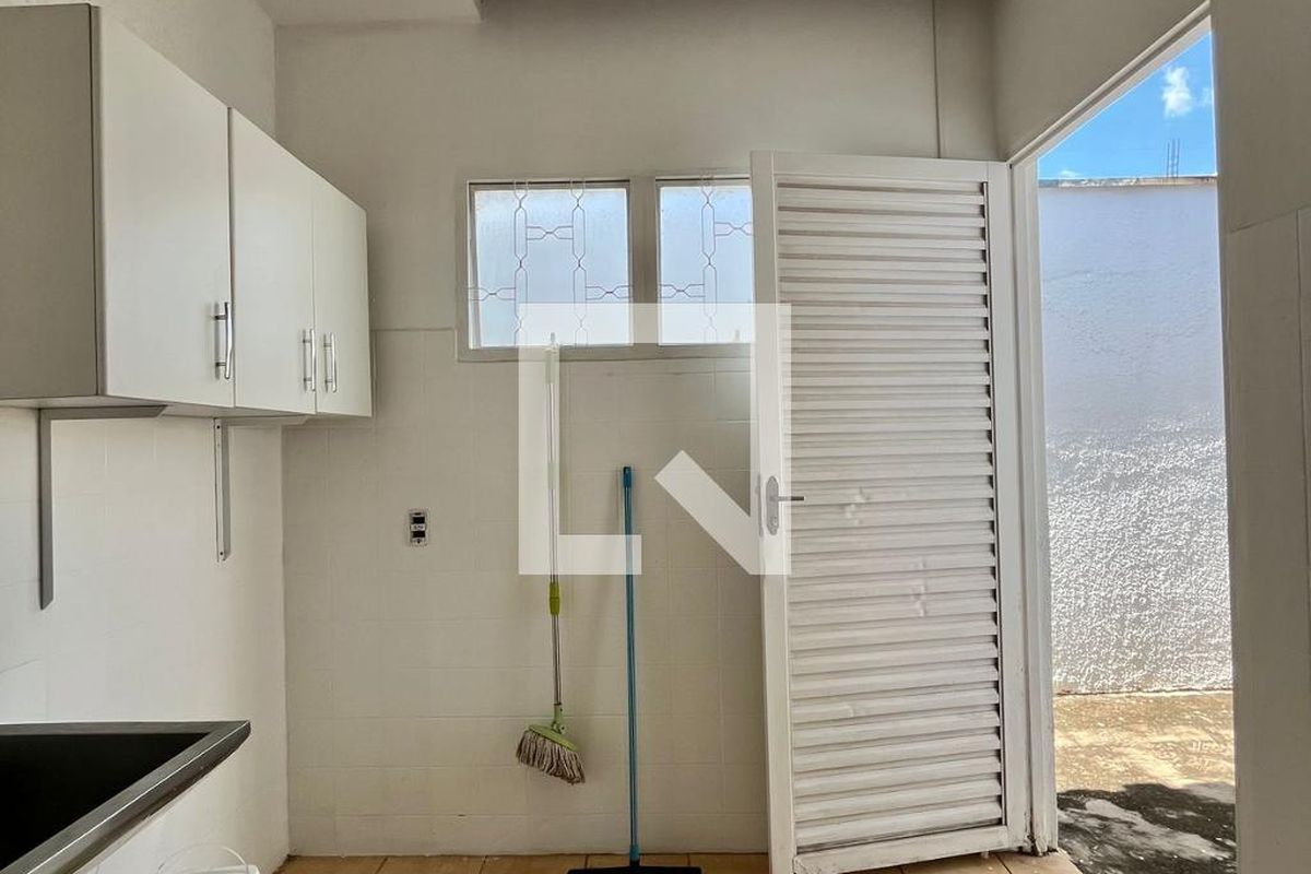 Casa à Venda - Jardim Flamboyant, 3 Quartos,  197 m2 em , Campinas - sp | SoloBR