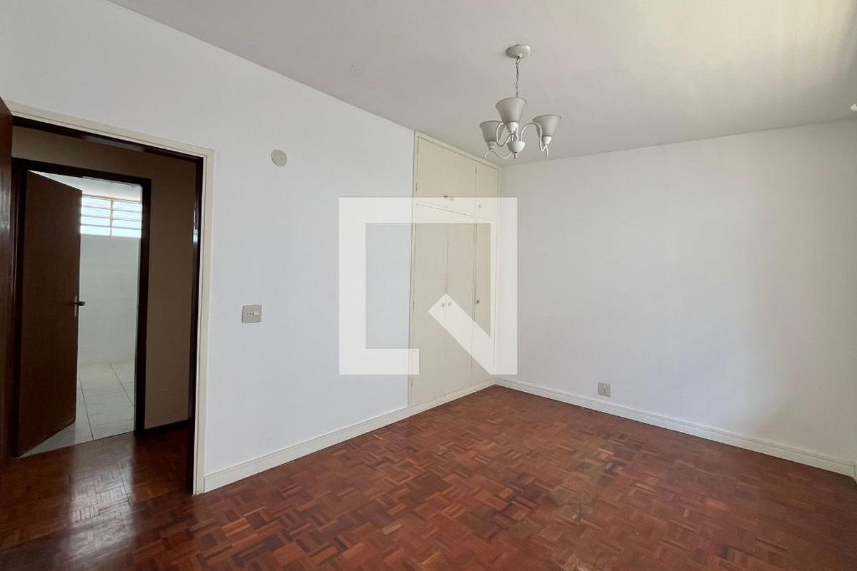 Casa à Venda - Jardim Flamboyant, 3 Quartos,  197 m2 em , Campinas - sp | SoloBR