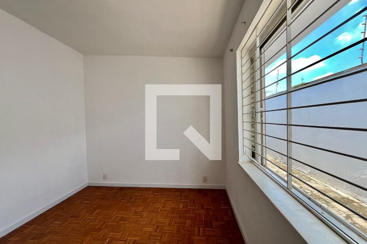 Casa à Venda - Jardim Flamboyant, 3 Quartos,  197 m2 em , Campinas - sp | SoloBR