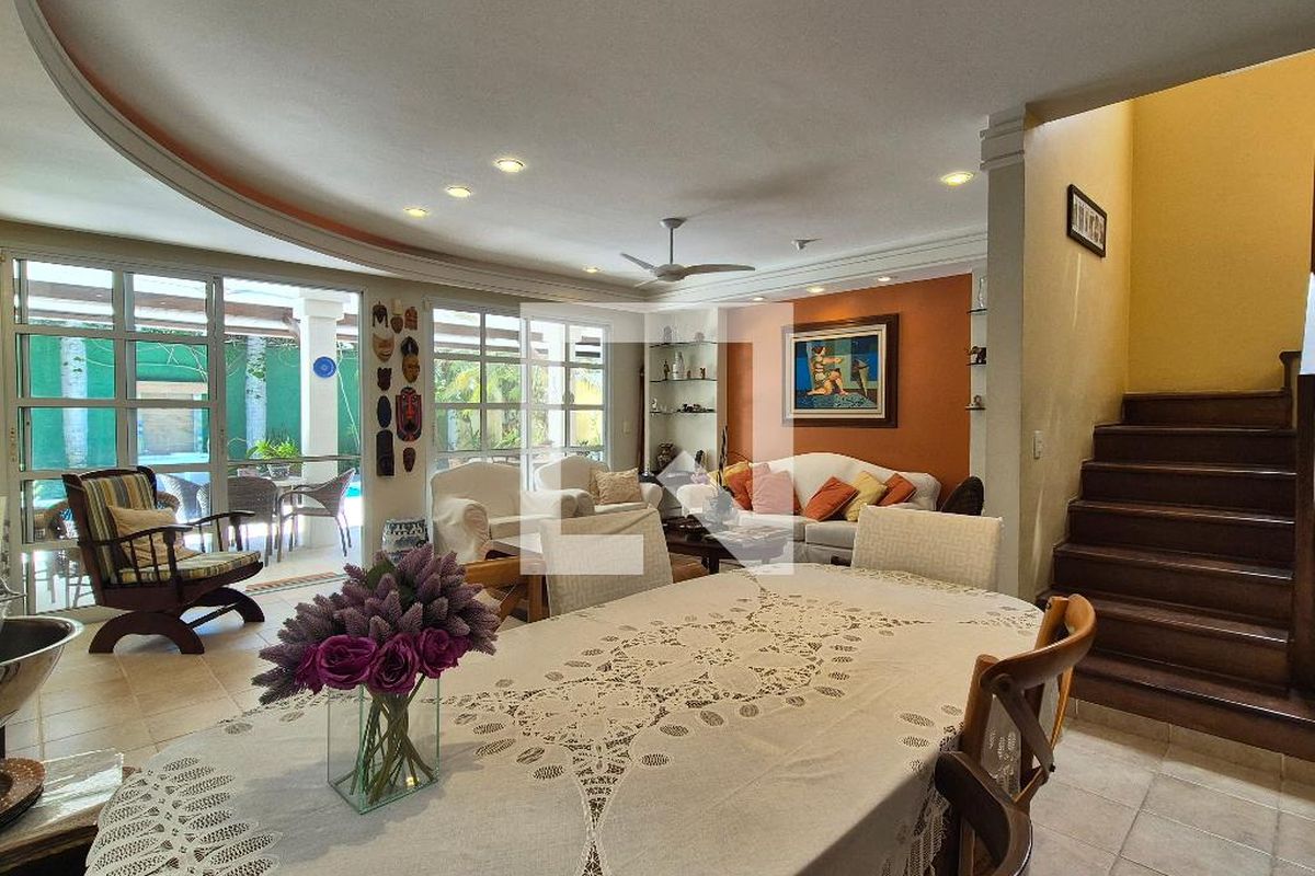 Casa, 4 quartos, 214 m² - Foto 1