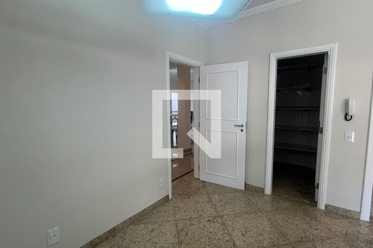 Casa à Venda - Jardim Chapadão, 6 Quartos,  382 m2 em , Campinas - sp | SoloBR