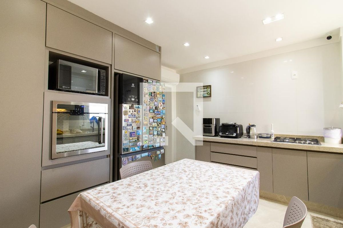 Apartamento à Venda - Lot. Alphaville Campinas, 4 Quartos,  215 m2 em , Campinas - sp | SoloBR
