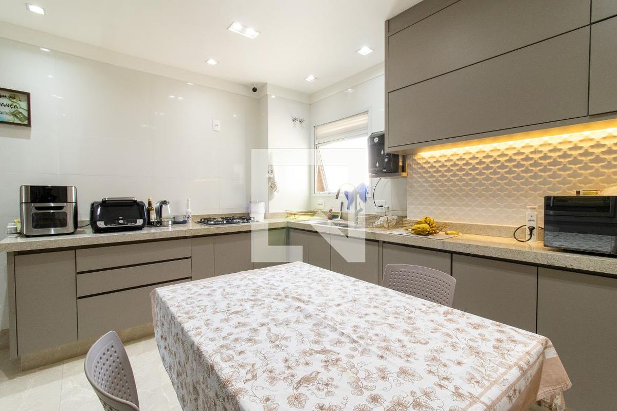 Apartamento à Venda - Lot. Alphaville Campinas, 4 Quartos,  215 m2 em , Campinas - sp | SoloBR