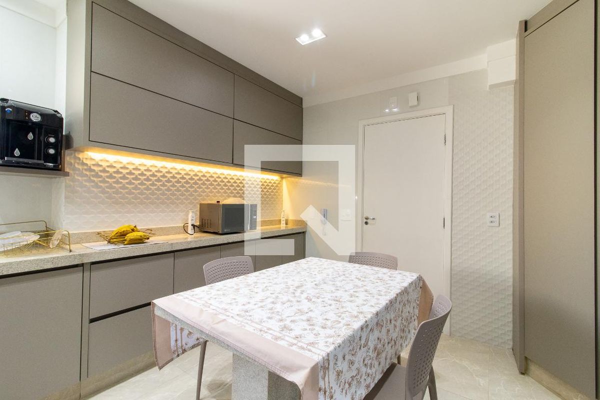 Apartamento à Venda - Lot. Alphaville Campinas, 4 Quartos,  215 m2 em , Campinas - sp | SoloBR