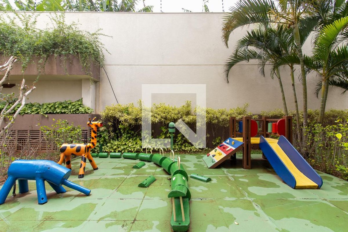 Apartamento à Venda - Lot. Alphaville Campinas, 4 Quartos,  215 m2 em , Campinas - sp | SoloBR