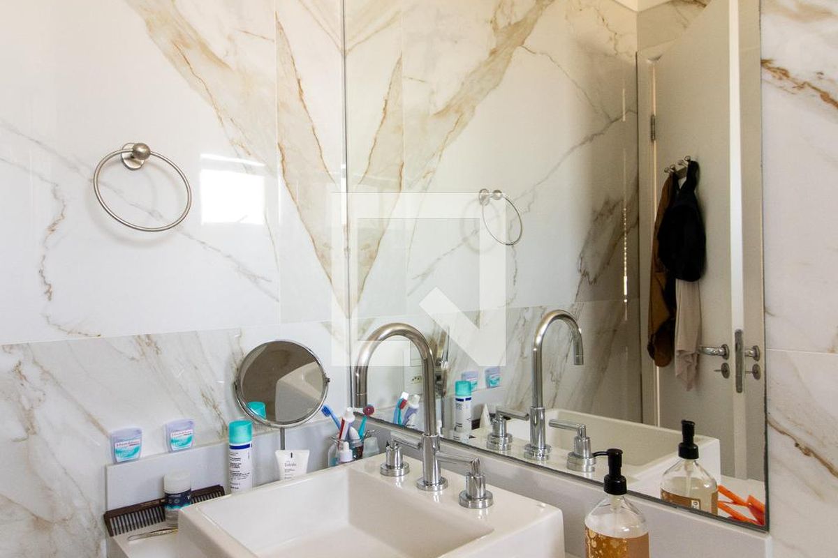 Apartamento à Venda - Lot. Alphaville Campinas, 4 Quartos,  215 m2 em , Campinas - sp | SoloBR