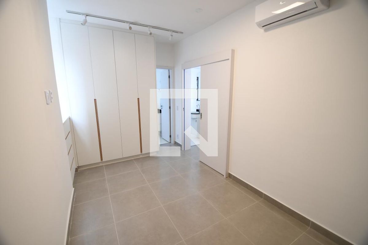 Apartamento à Venda - Bosque, 1 Quarto,  51 m2 em , Campinas - sp | SoloBR