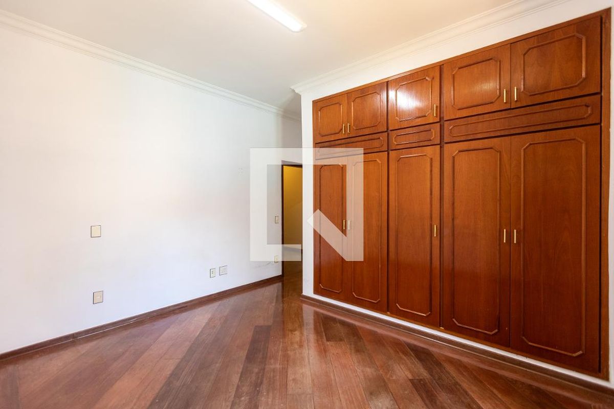 Casa à Venda - Nova Campinas, 4 Quartos,  488 m2 em , Campinas - sp | SoloBR