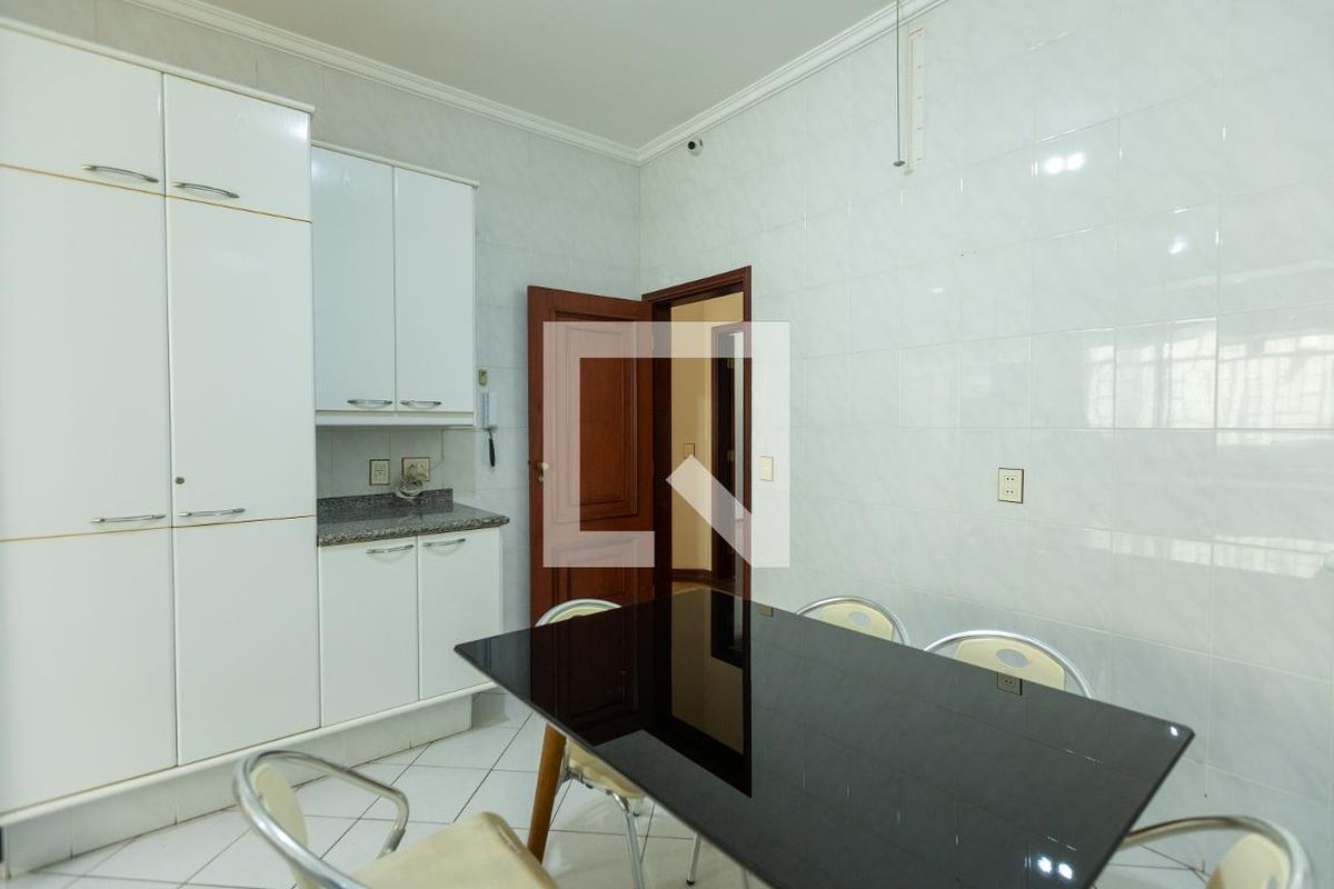 Casa à Venda - Nova Campinas, 4 Quartos,  488 m2 em , Campinas - sp | SoloBR
