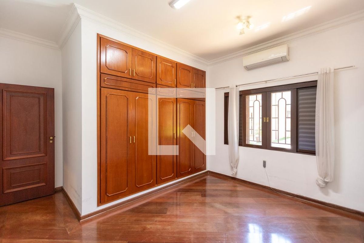 Casa à Venda - Nova Campinas, 4 Quartos,  488 m2 em , Campinas - sp | SoloBR