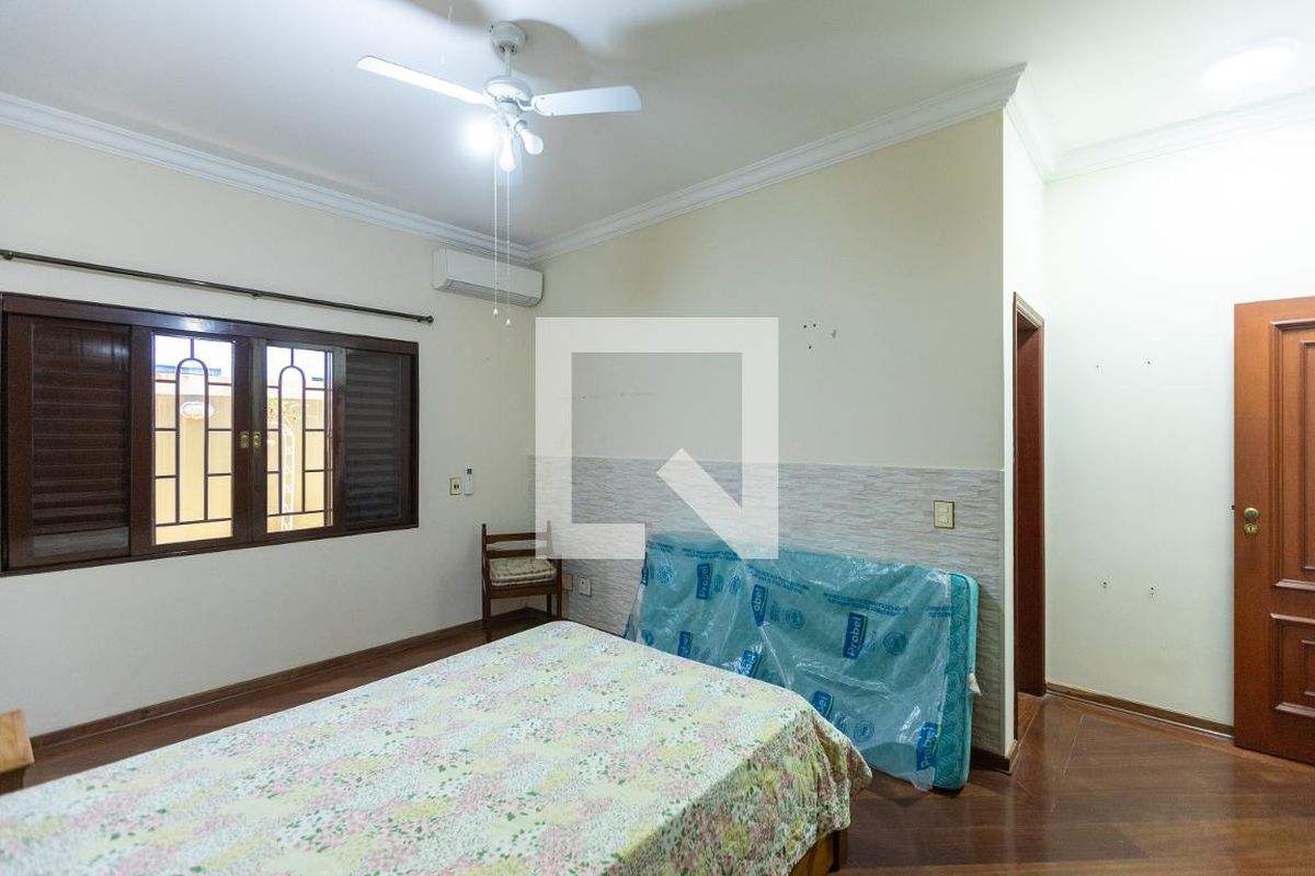 Casa à Venda - Nova Campinas, 4 Quartos,  488 m2 em , Campinas - sp | SoloBR