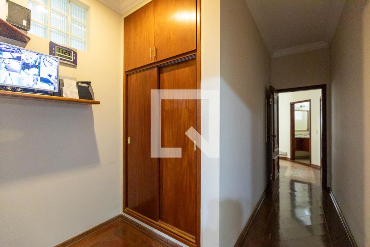 Casa à Venda - Nova Campinas, 4 Quartos,  488 m2 em , Campinas - sp | SoloBR